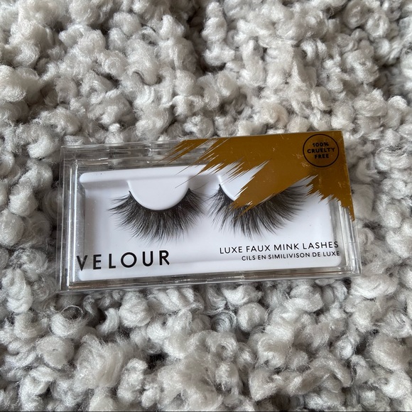 Lashes - Picture 1 of 3